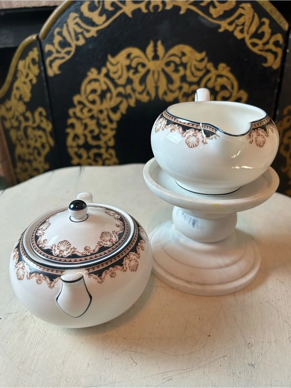 WEDGWOOD MEDICI R4588 Bone China England Creamer & Covered Sugar Bowl Set Lid